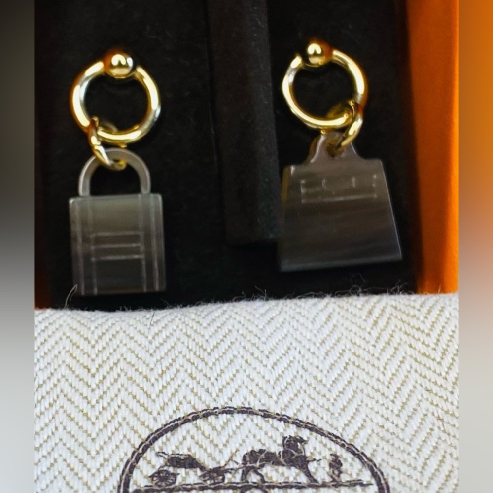 Hermès Authentic Amulet Maroquinier Kelly Cadena Earrings Brown Golden New W Box - Picture 3 of 16